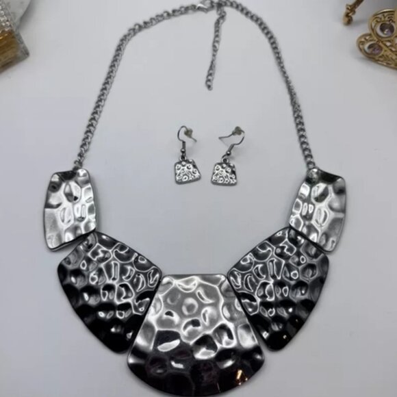 Jewelry - Magnificent Musings Silver Toned Set